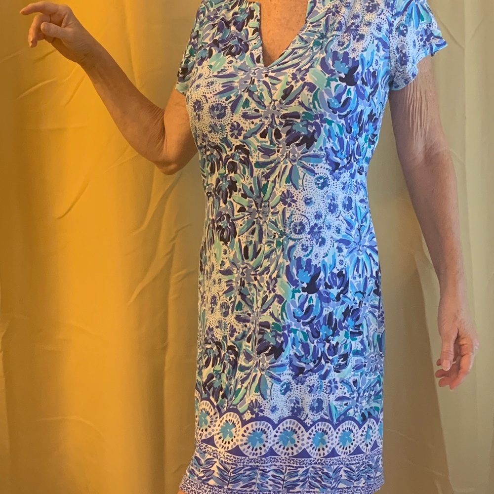 Lilly Pulitzer XL blue floral print dress. Very comfortable.
